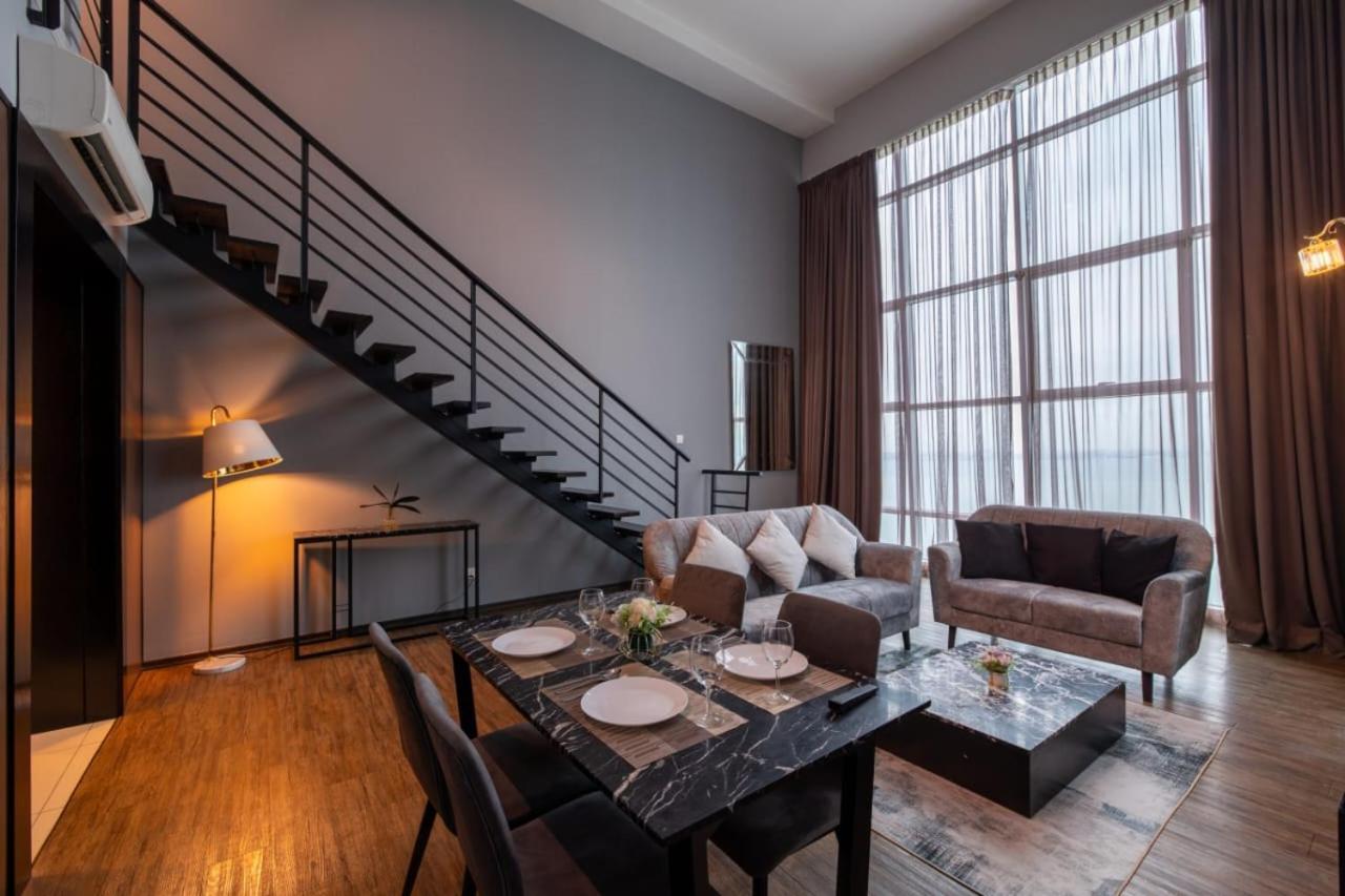 Loft Pano Seaview Suite 2 Bedroom By The Only Bnb Jelutong エクステリア 写真