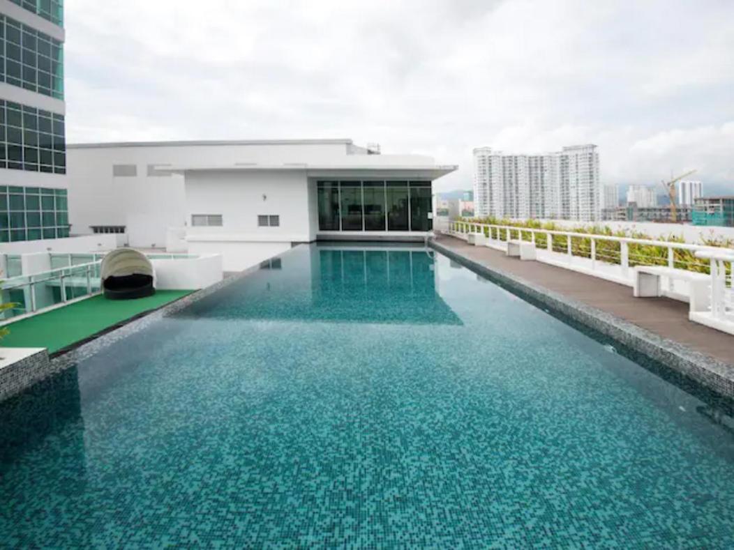 Loft Pano Seaview Suite 2 Bedroom By The Only Bnb Jelutong エクステリア 写真