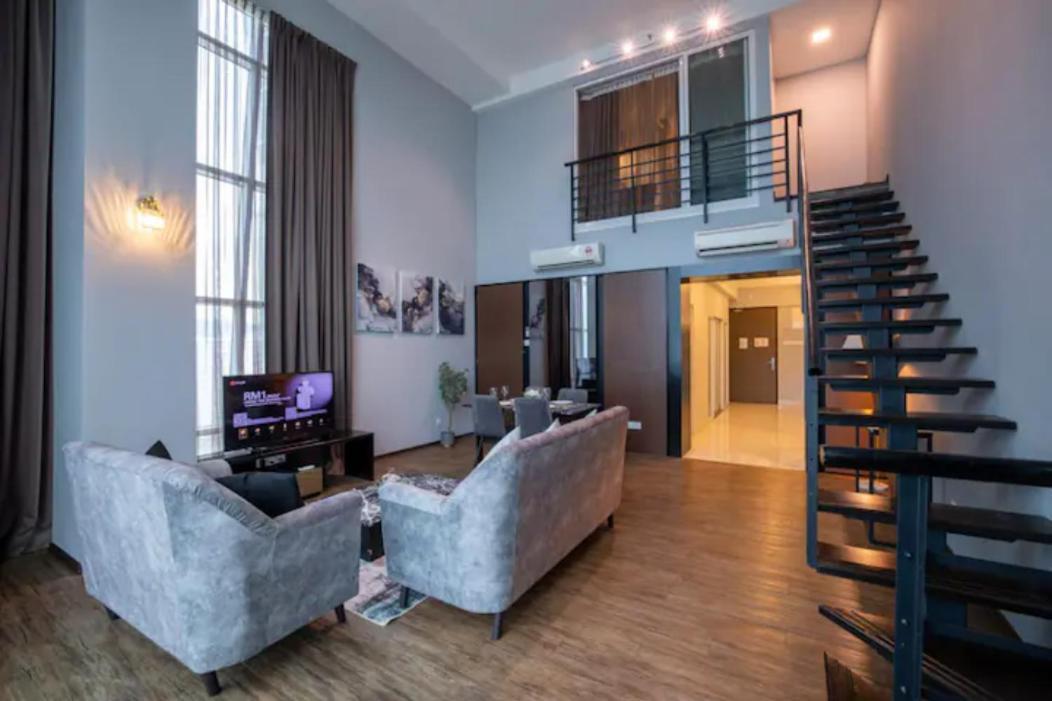 Loft Pano Seaview Suite 2 Bedroom By The Only Bnb Jelutong エクステリア 写真